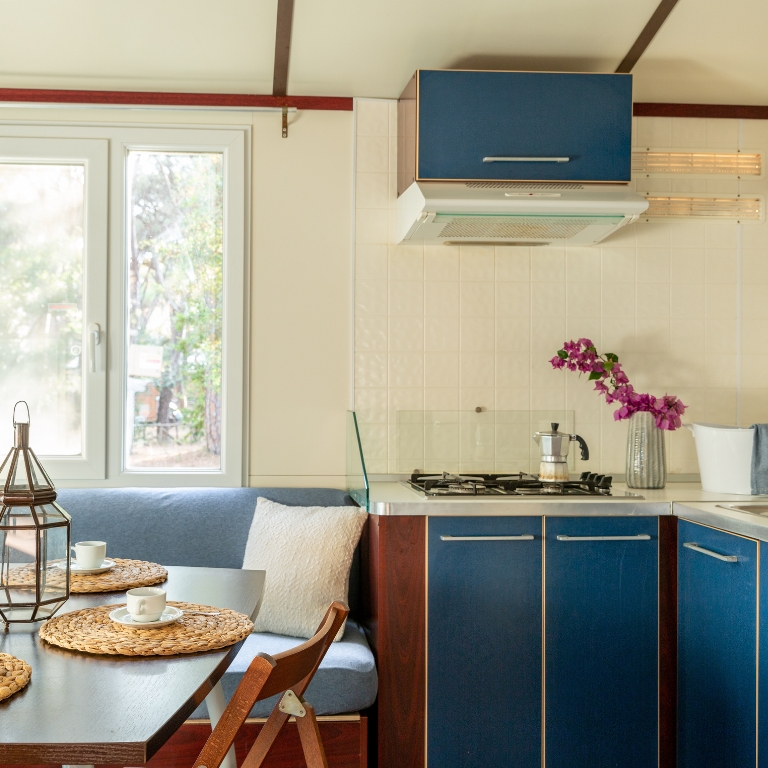 Living area with kitchenette